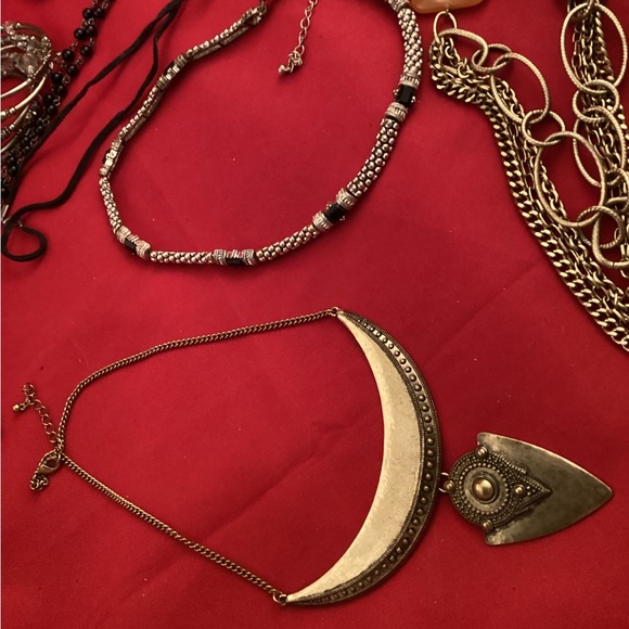 Gold tone silver tone necklaces and bracelets lot - Picture 5 of 6